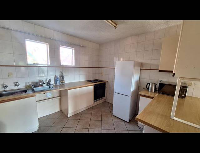 2 BEDROOM APARTMENT FOR SALE IN MORELETAPARK
